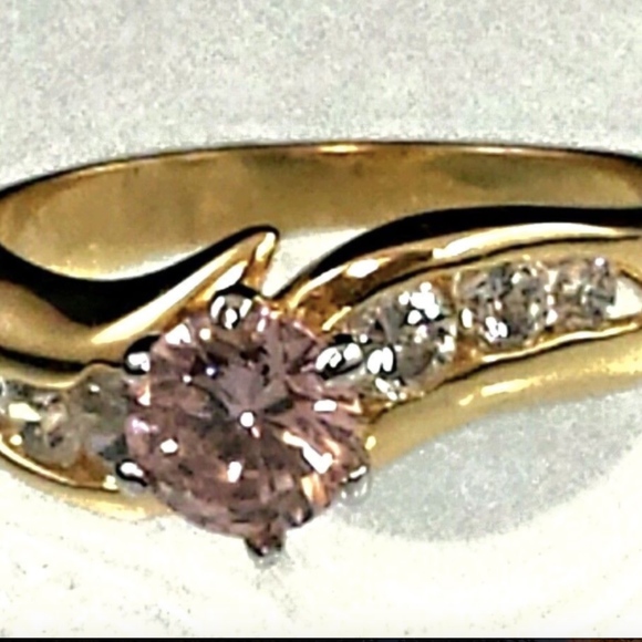 Gold tone Pink size 4  cocktail birthstone  ring January - Picture 1 of 7